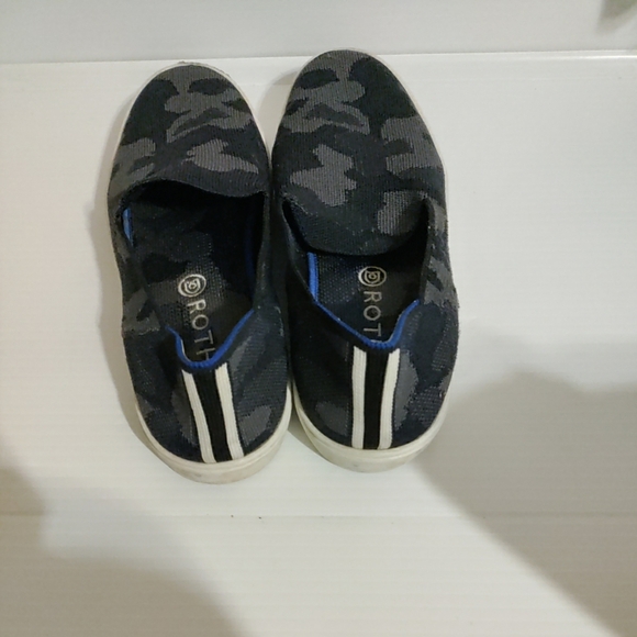 Rothy’s black camo sneakers size 8,5 - Picture 3 of 5